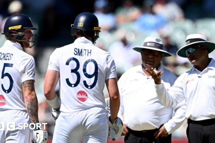 جدل Snicko يتواصل وسط انهيار إنجلترا في أديلايد