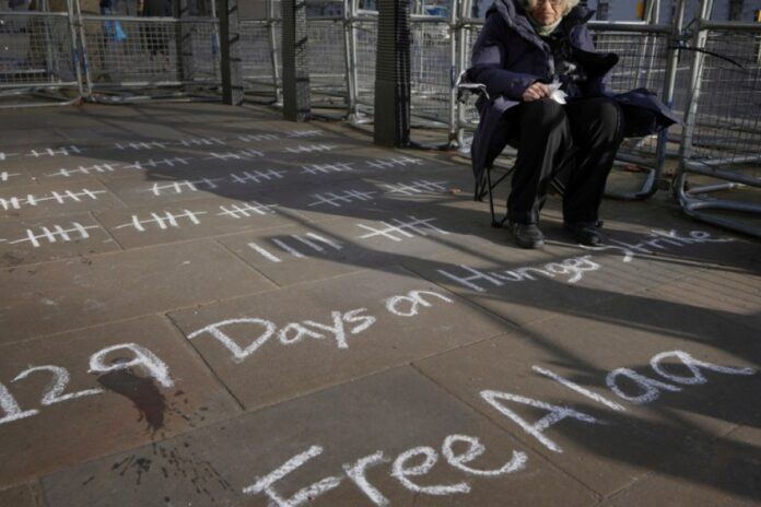 جدل واسع في بريطانيا بعد الترحيب بعودة علاء عبد الفتاح