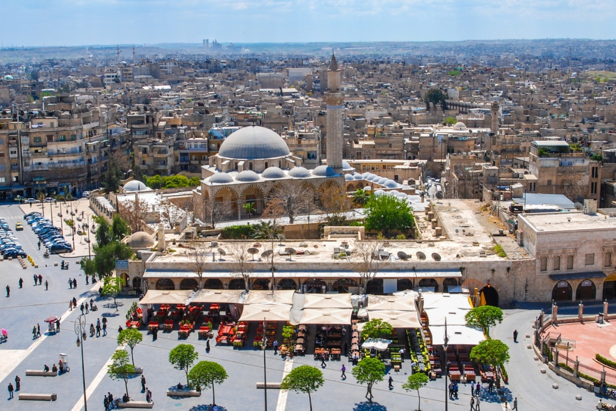 ضحايا وقصف ونزوح.. ماذا يحدث في حلب السورية؟