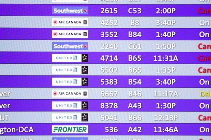 عاصفة ثلجية تربك السفر في أميركا وتُلغي ألف رحلة طيران