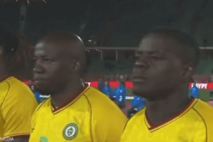 فيديو.. “خطأ فادح” أثناء عزف النشيد المصري بمباراة زيمبابوي