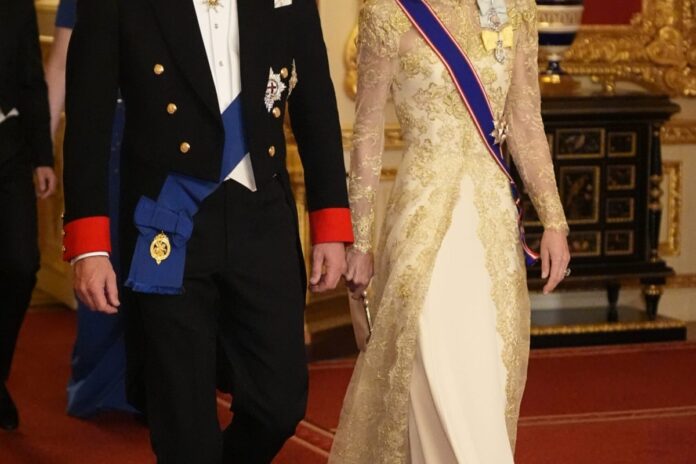 كيف جُرحت كيت ميدلتون بهدوء من الأميرة يوجيني في عيد الميلاد