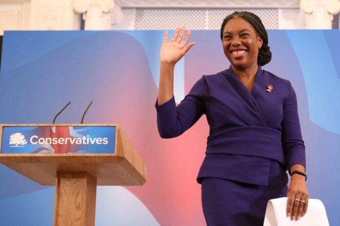 كيمي بادنوك قيادة السيارات كيمي بادنوك تجرب قيادة السيارات