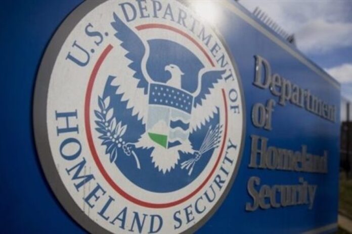 وزارة الأمن الداخلي ترد على ادعاءات نائبة ديمقراطية