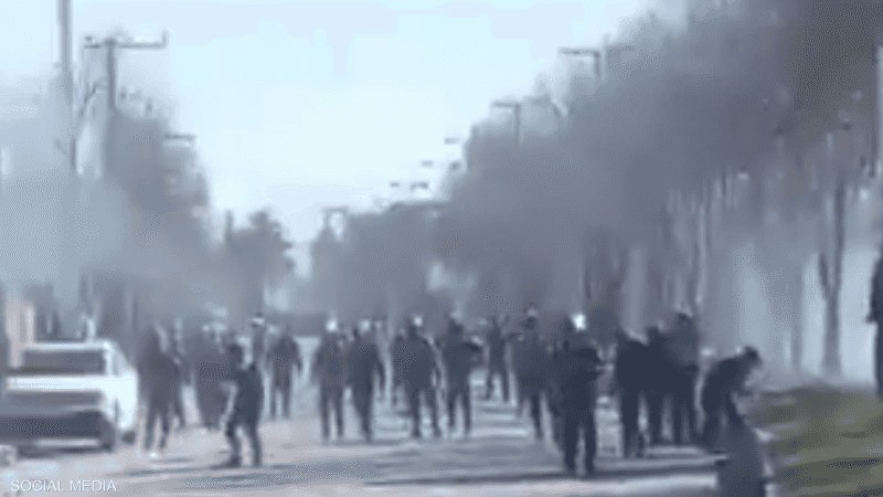 قتلى خلال مواجهات بين متظاهرين وقوات الأمن في إيران - مواجهات بين متظاهرين وقوات