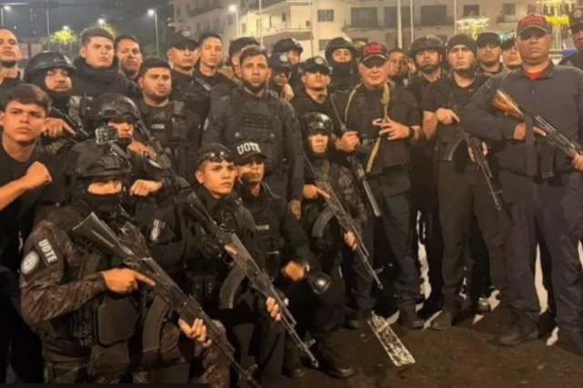 تزايد التوتر في كاراكاس: دوريات أمنية ونقاط تفتيش - كاراكاس دوريات أمنية السجناء