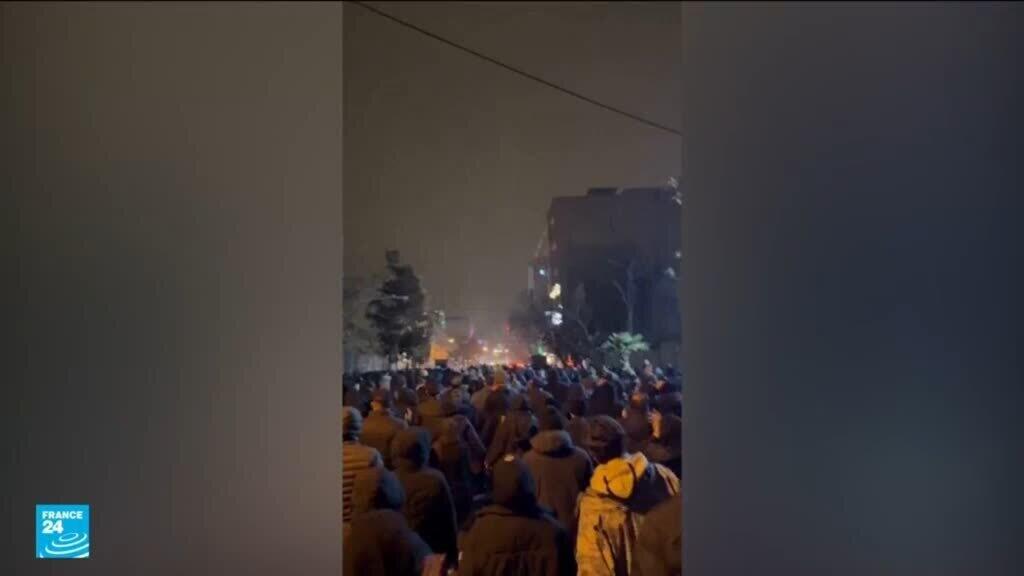 إيران: الاحتجاجات تتواصل رغم تهديدات السلطات الأمنية - احتجاجات إيران