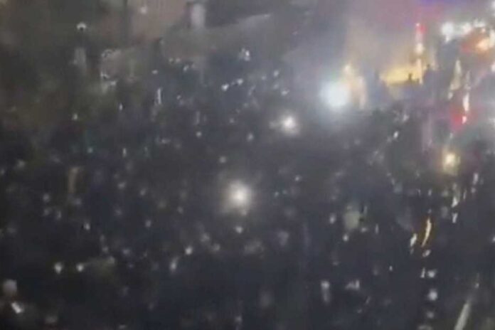 أوروبا تدين القمع العنيف للاحتجاجات في إيران