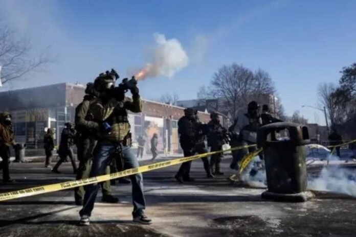 إطلاق نار مميت في مينيابوليس: ضحية جديدة في صراع الهجرة