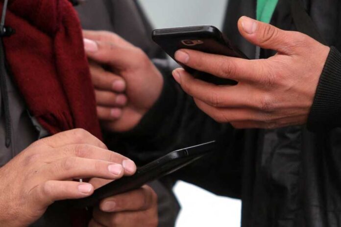 احتجاجات إيران تتصاعد مع انقطاع الإنترنت في طهران