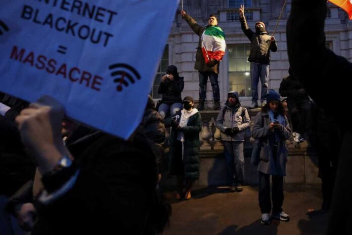 استئناف الاتصالات الدولية مع إيران بعد انقطاع طويل