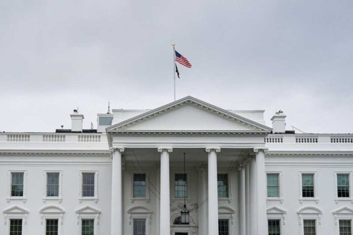 استطلاعات الرأي تكشف انقسام الأميركيين حول فنزويلا