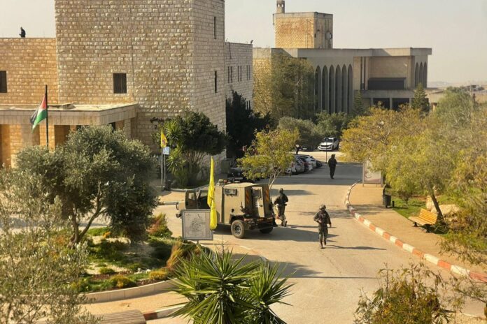 اقتحام جيش الاحتلال لجامعة بيرزيت: إصابات واحتجاجات