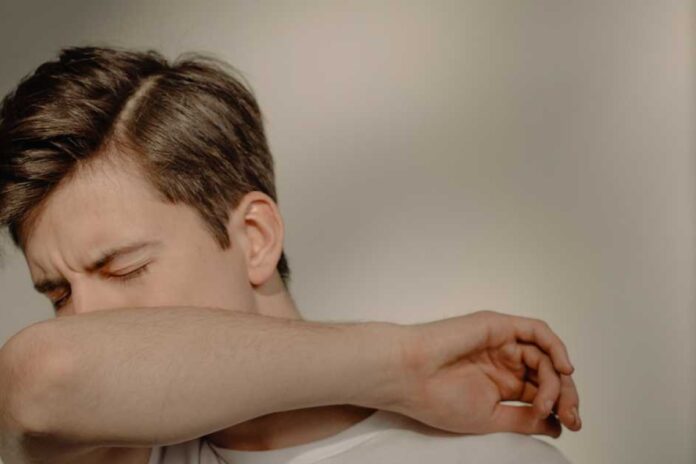 اكتشف 5 أنواع من السعال وكيفية التعامل معها