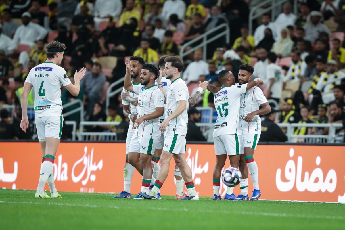 الاتحاد يتعثر مجددًا بخسارة أمام الاتفاق في الدوري السعودي