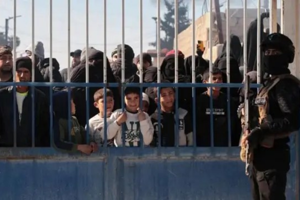 الولايات المتحدة تبدأ نقل سجناء داعش من سوريا إلى العراق