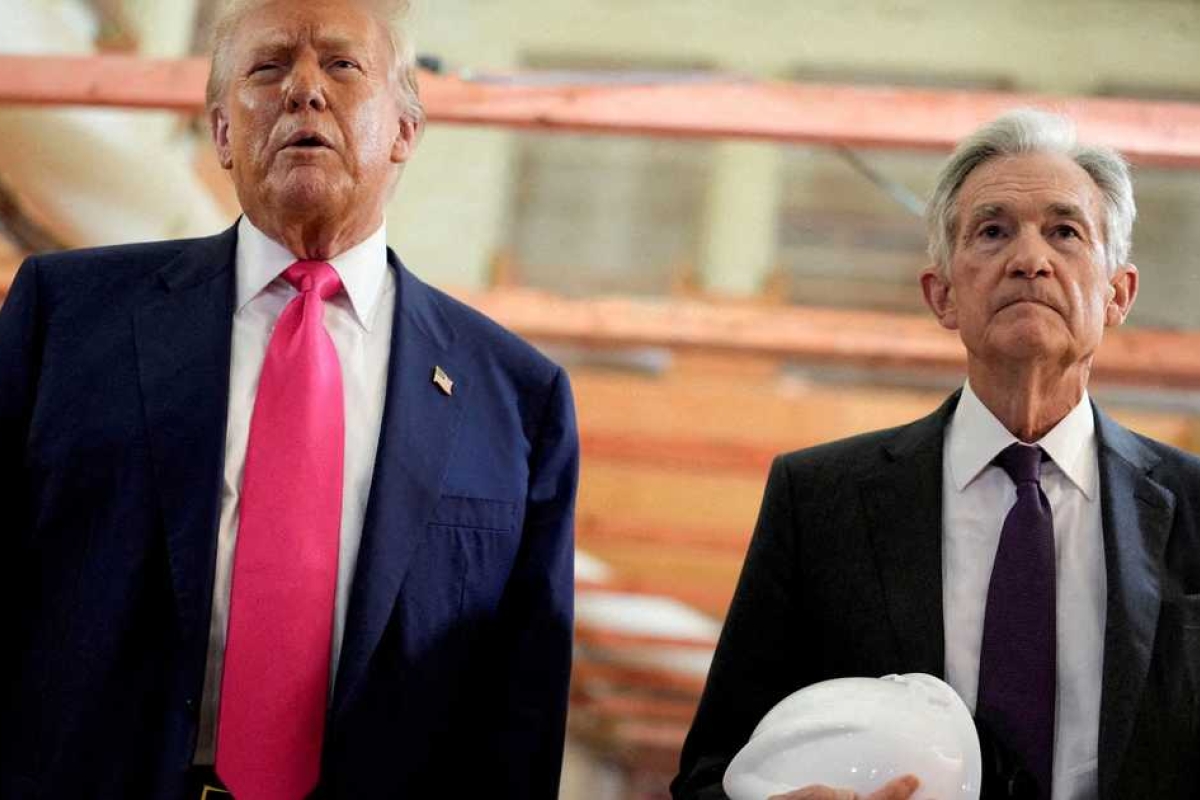 باول تحت ضغط ترامب: مواجهة قانونية تهدد استقلال الفيدرالي