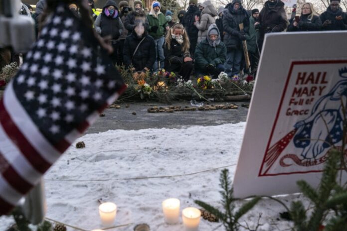 ترامب يرسل مسؤولاً لمواجهة الغضب في مينيابوليس