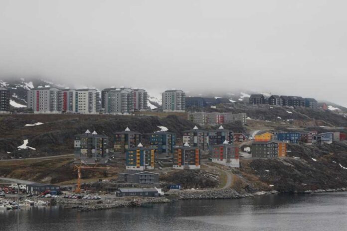 ترامب يغري سكان غرينلاند بمبالغ مالية للانضمام لأميركا