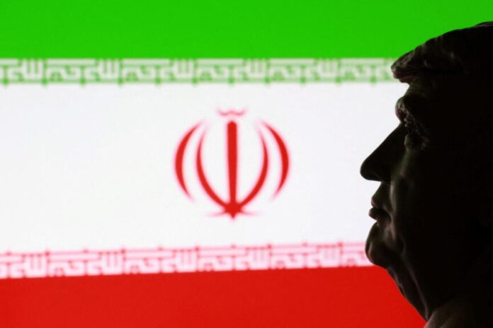 ترامب يفرض تعريفات جديدة على شركاء إيران التجاريين