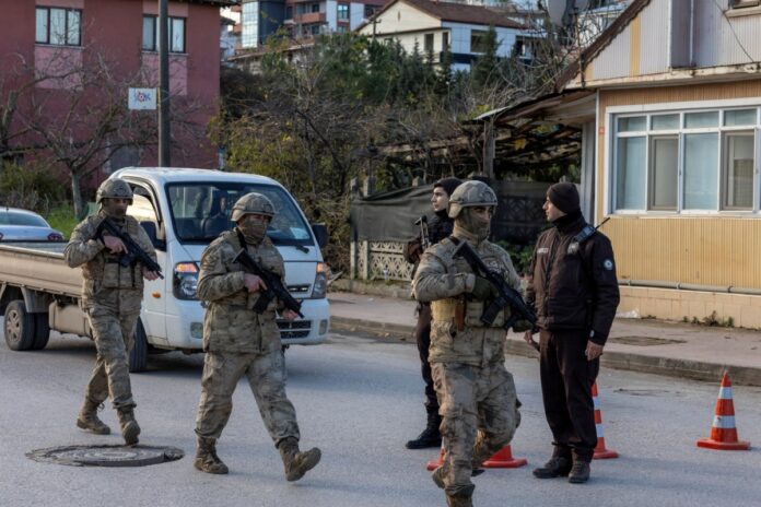 حبس شخصا تركيا حبس 67 شخصا في تركيا ضمن تحقيقات ضد تنظيم