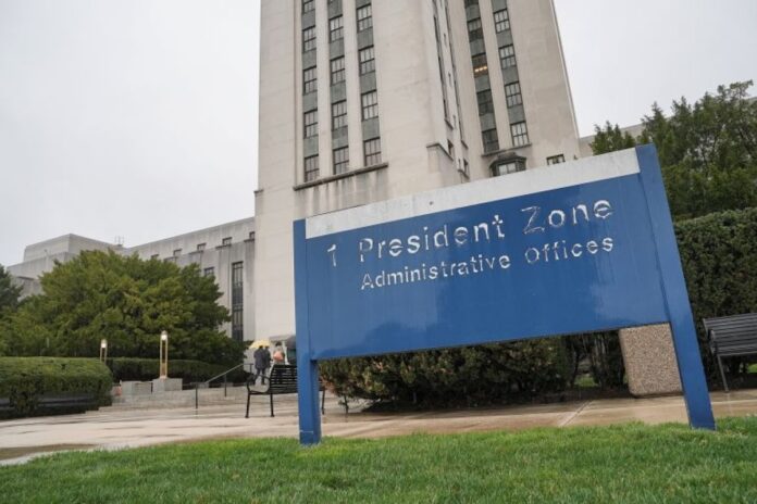 عادة طبية لترامب ترامب يكشف عن عاداته الطبية وينفي النوم