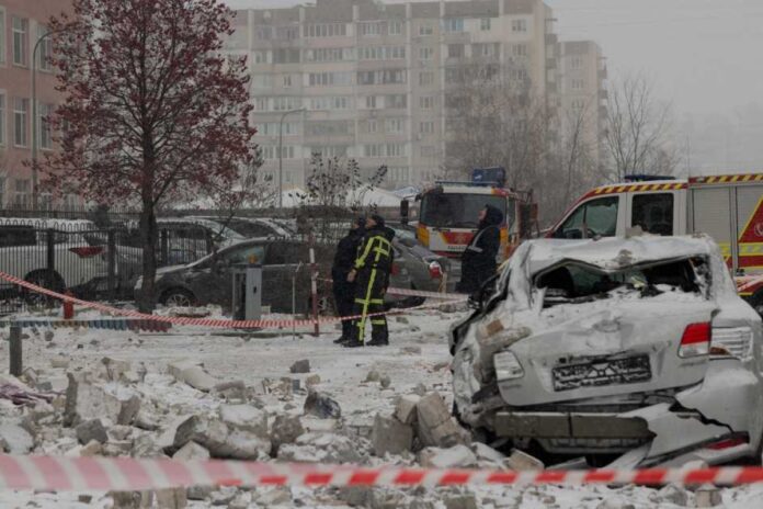كييف تحت وطأة البرد: دعوة رئيس البلدية لمغادرة العاصمة