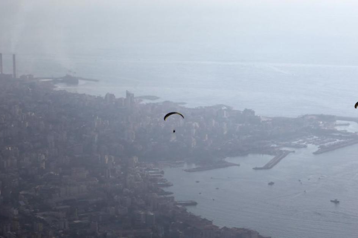 مغامرات شجاعة: محلقون شراعيون في جونية تحت خطر الطقس السيء