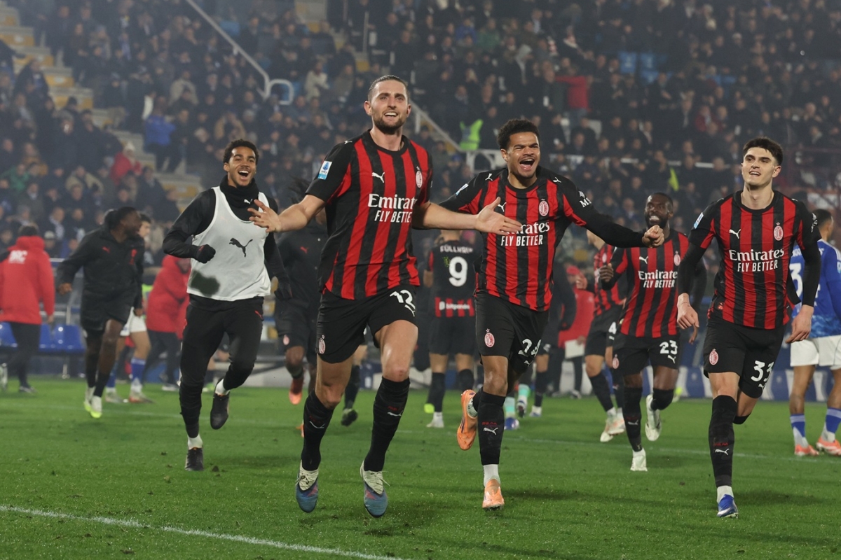 ميلان يحقق انتصاراً مهماً على كومو ويواصل مطاردة إنتر