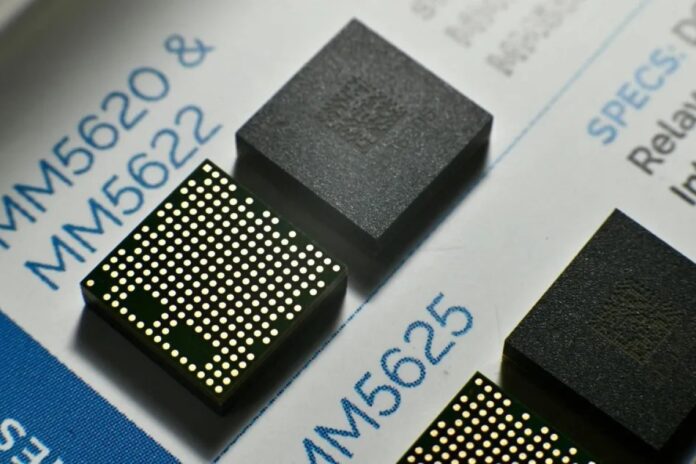 نقص الرقائق يهدد برفع أسعار الهواتف والحواسيب 20% في 2026