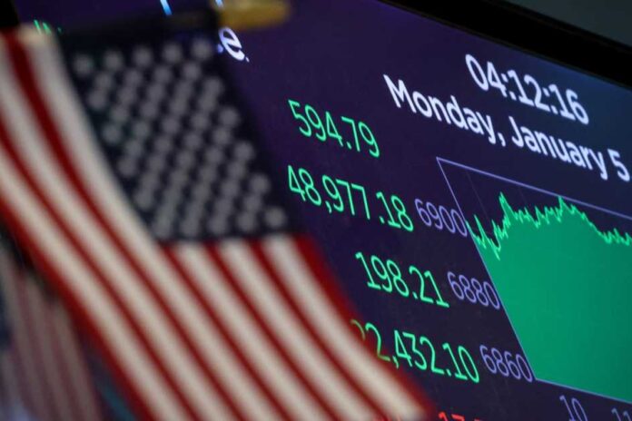 هل يستمر زخم وول ستريت في مواجهة التحديات؟