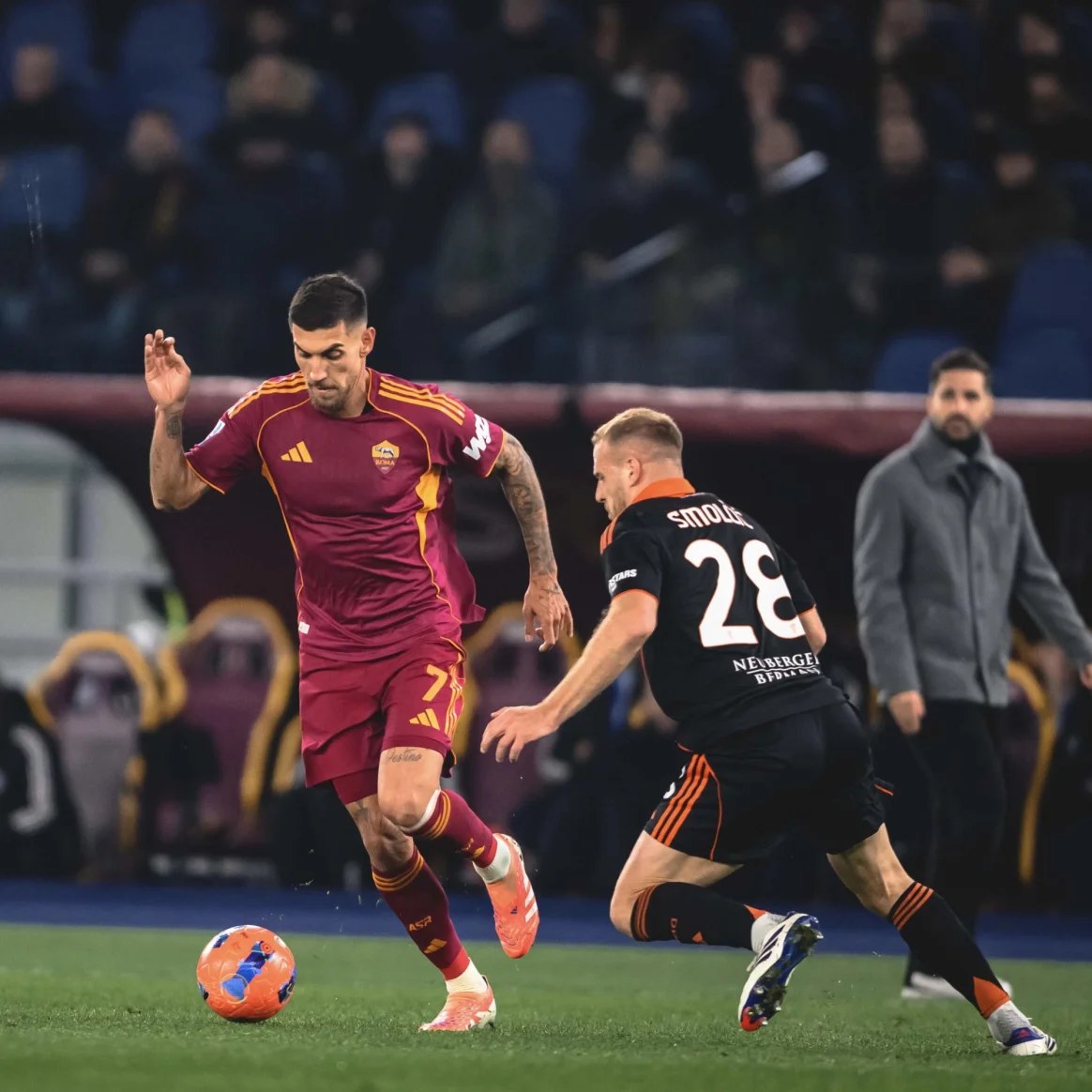 نابولي يحقق فوزاً مثيراً على جنوى ويعزز مركزه الثالث - نابولي الدوري الإيطالي