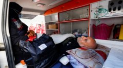 إسرائيل تنفي إلغاء خروج المرضى من غزة وسط تصعيد القصف - خروج المرضى غزة