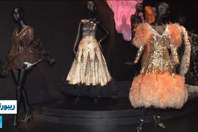 إيف سان لوران: من عالم الموضة إلى سحر المسرح في مراكش