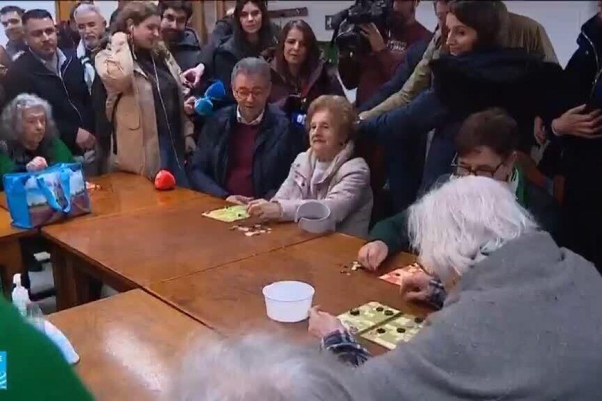 البرتغال تشهد منافسة حامية بين الاشتراكيين واليمين المتطرف