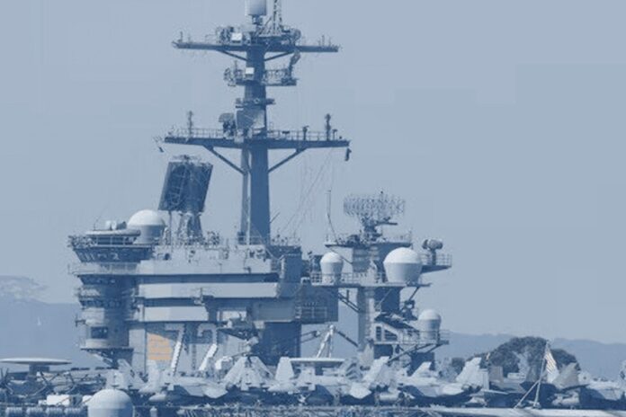 تحذير أميركي: ابتعدوا عن المياه الإيرانية في هرمز