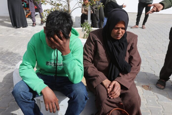 رحلة العودة إلى غزة: معاناة فلسطينية تحت وطأة الاحتلال