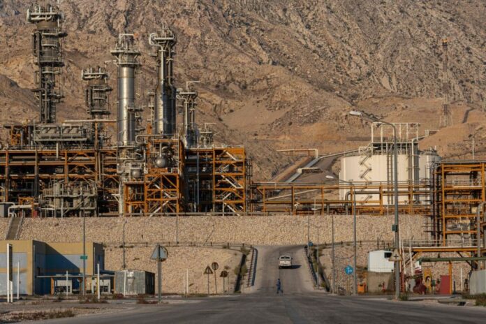 زلزال بقوة 5.2 يضرب بوشهر الإيرانية دون أضرار