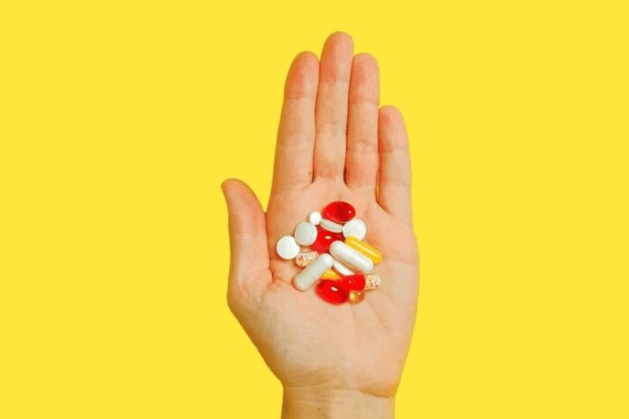 نقص فيتامين ب 12: علامات تحذيرية يجب الانتباه لها