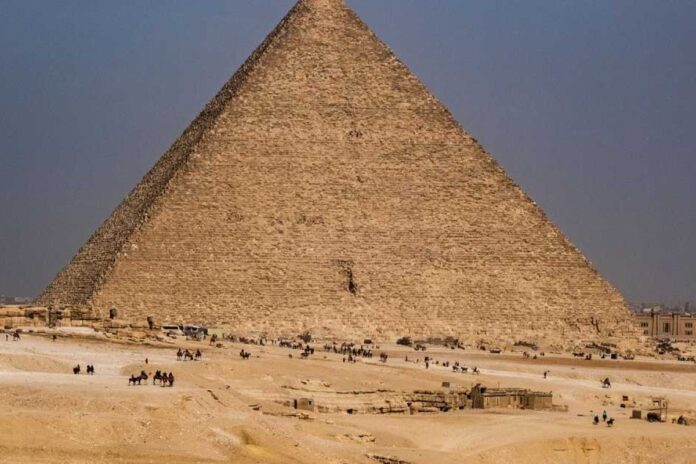 هل الهرم الأكبر أقدم مما نعتقد؟ دراسة جديدة تثير الجدل